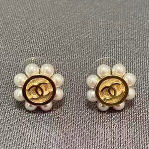 CHANEL 26P Classic Minimalist Faux Pearl & Gold Metal CC Stud Earrings